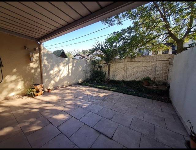 2 BEDROOM DUPLEX SOLD IN THE WOLDS